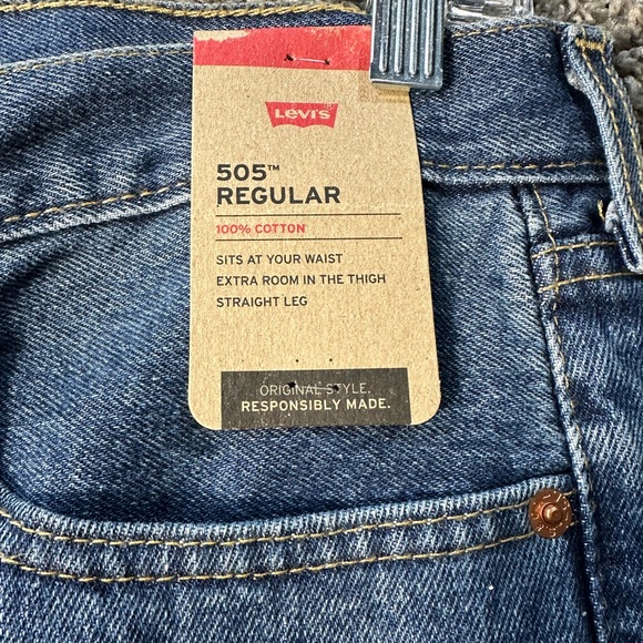 NWT men’s Levi’s 505 regular fit jeans SZ 34x30 - Picture 11 of 11